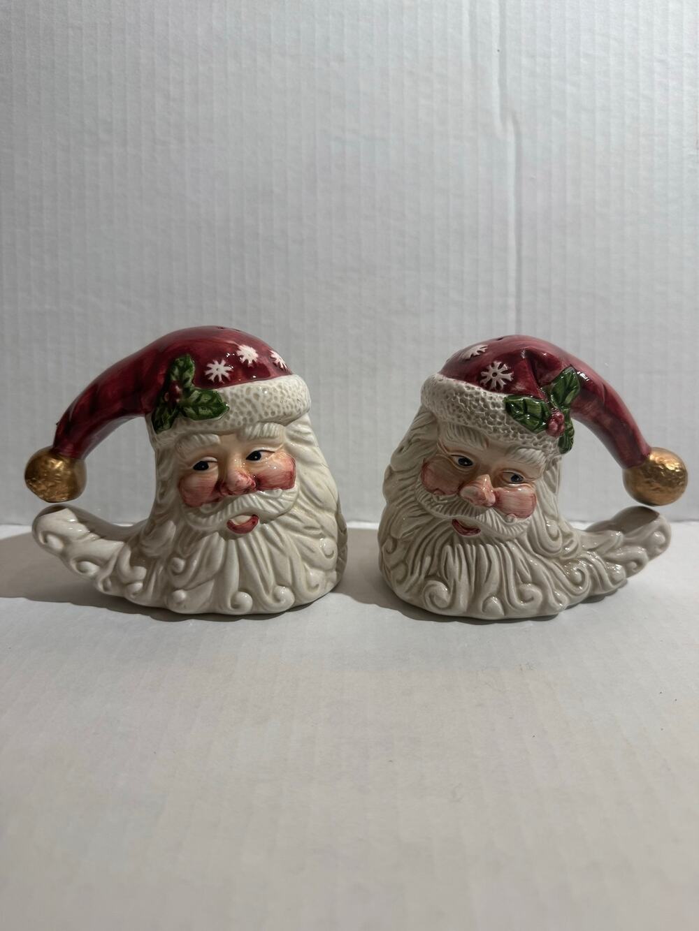 Fitz andvFloyd Santa head salt and pepper shakers